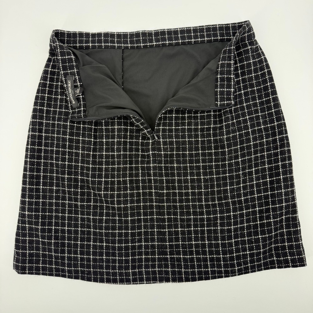 Banana Republic Black and White Wool Blend‎ Plaid Mini Skirt - Picture 6 of 11